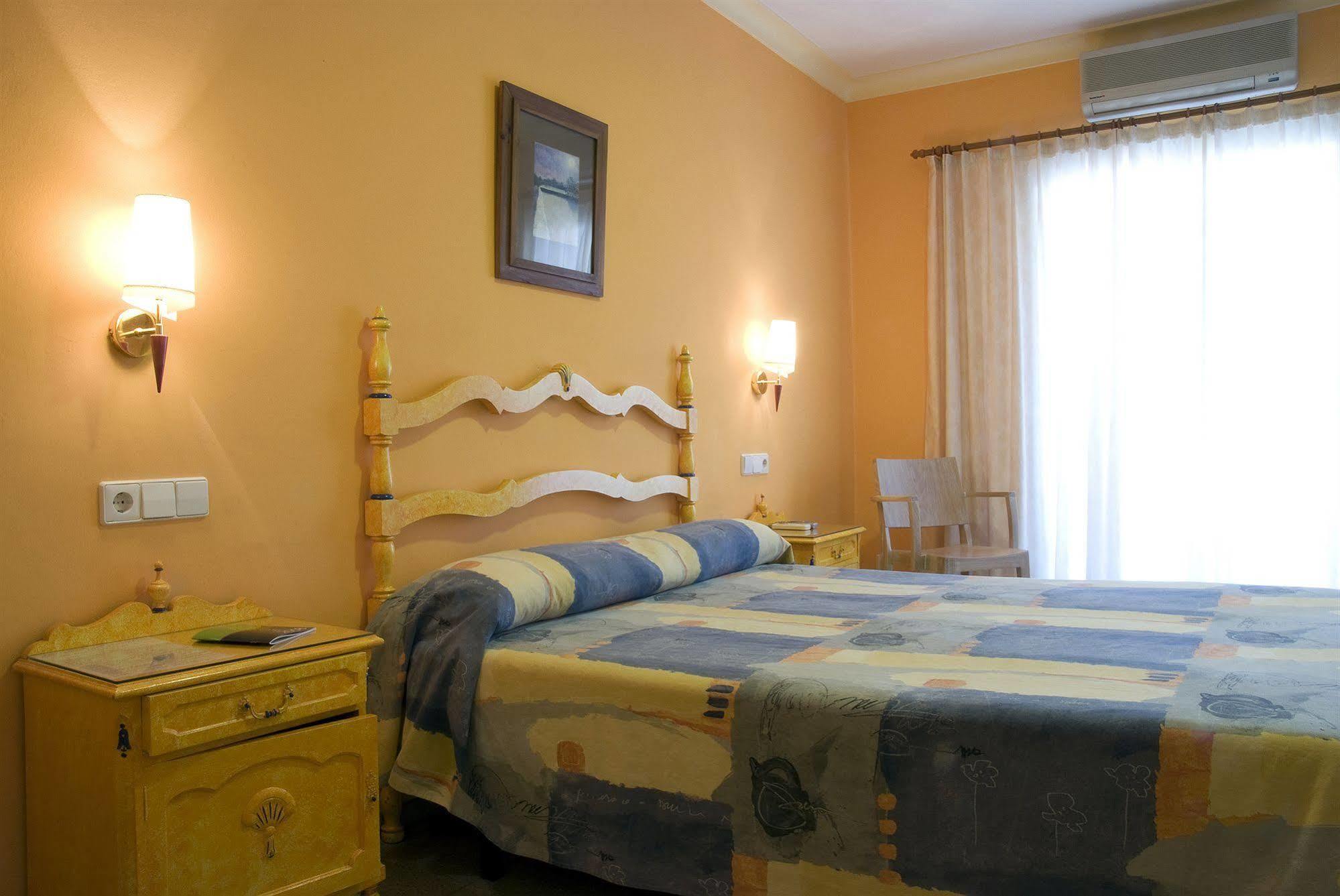 Hotel Es Furio Тамариу Экстерьер фото