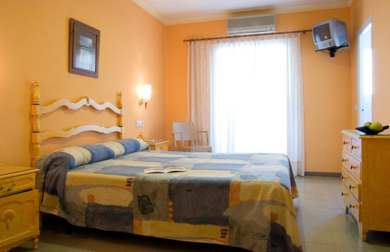 Hotel Es Furio Тамариу Номер фото